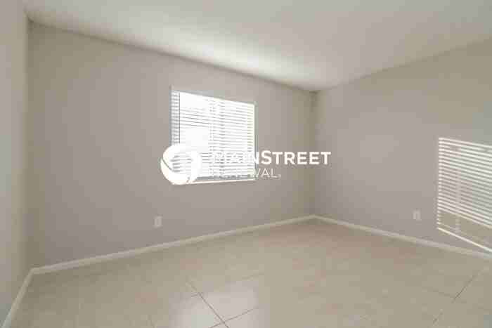 1875 Fairlane Dr - Photo 7 of 16