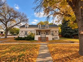 featured image of 302 4th St Ne