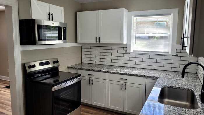 2845 Lawndale Ave - Photo 5 of 15