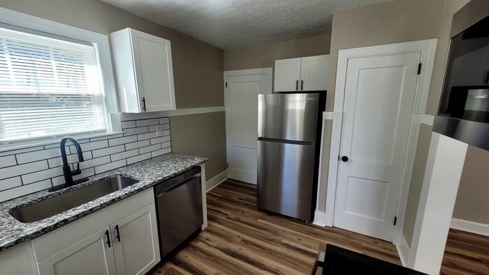 2845 Lawndale Ave - Photo 6 of 15