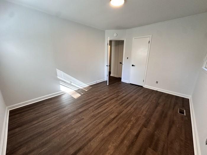 625 E John St - Photo 6 of 13
