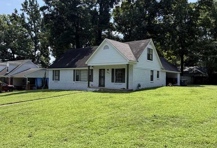 4825 Rolling Fields Dr - Photo 2 of 18