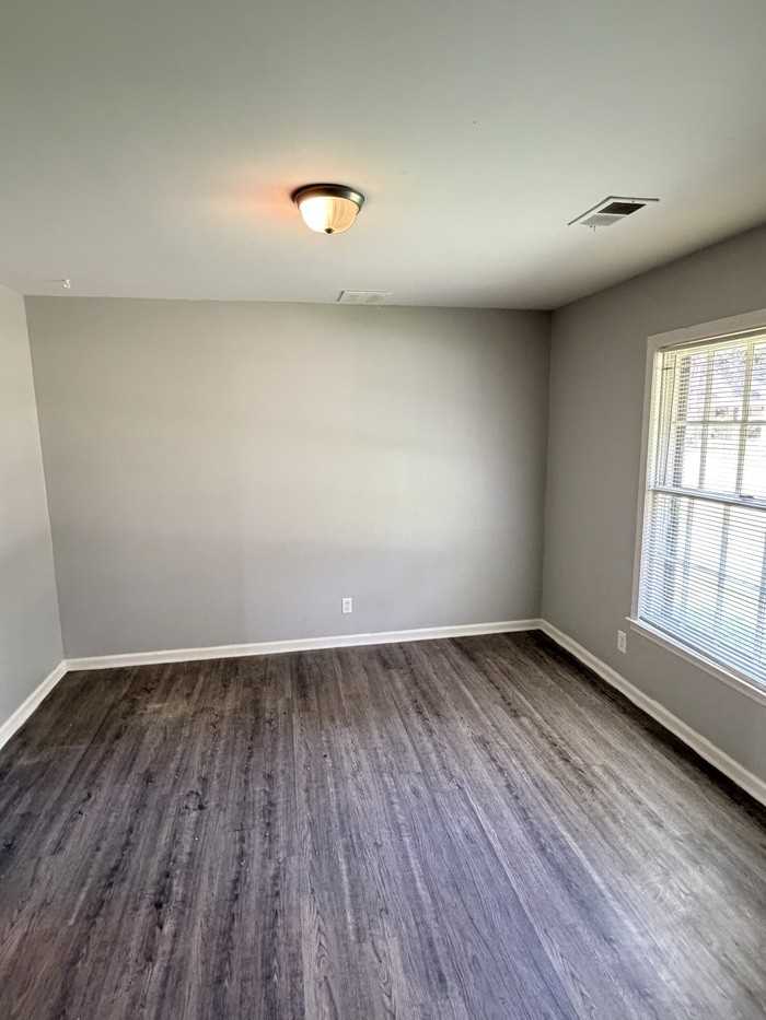 4825 Rolling Fields Dr - Photo 5 of 18