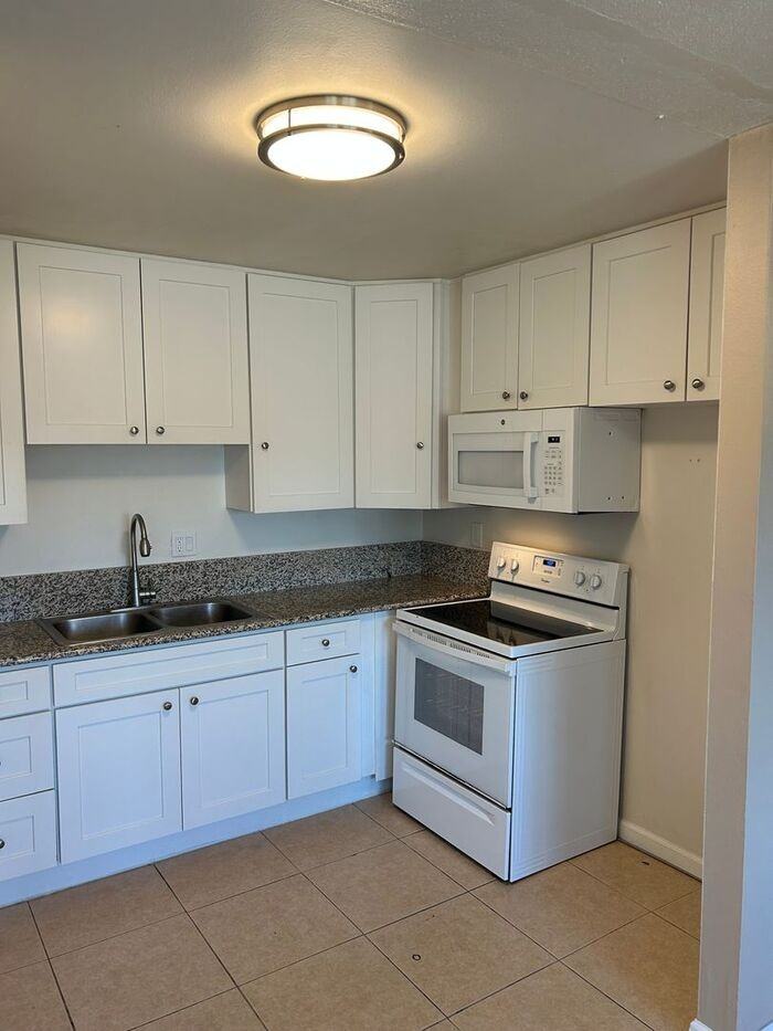 988 Mission Dr #3 - Photo 4 of 18
