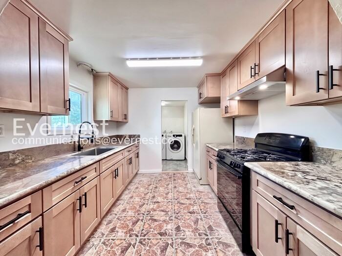 7821 Troost Ave - Photo 4 of 22