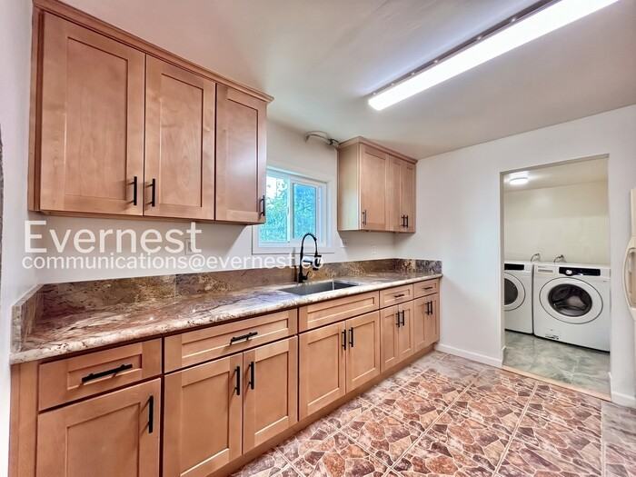7821 Troost Ave - Photo 5 of 22