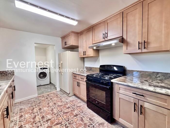 7821 Troost Ave - Photo 6 of 22