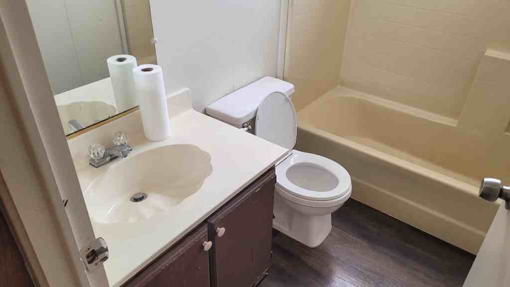 1216 N 359th Ave - Photo 4 of 8