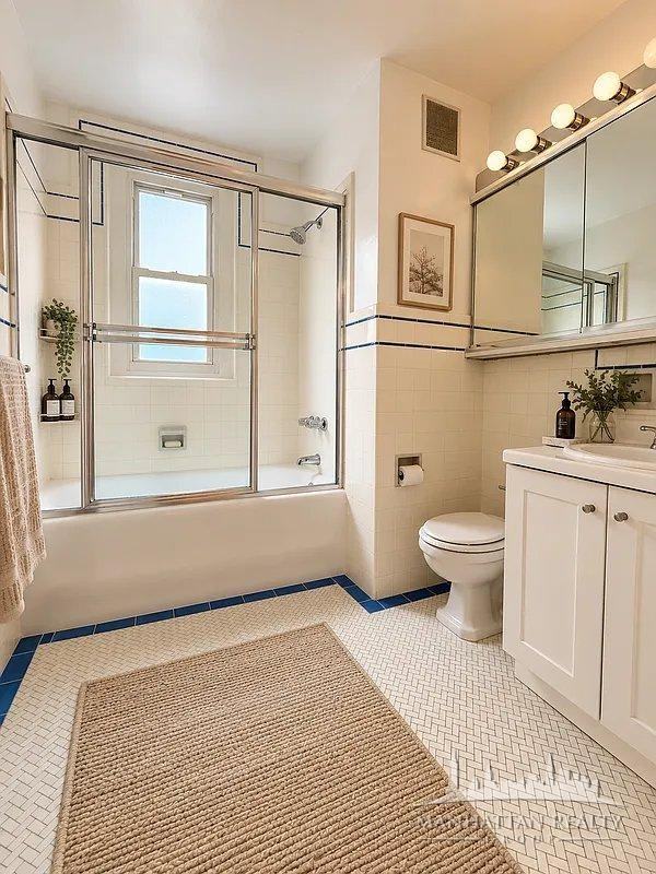 E 39th St #91 - Photo 3 of 3