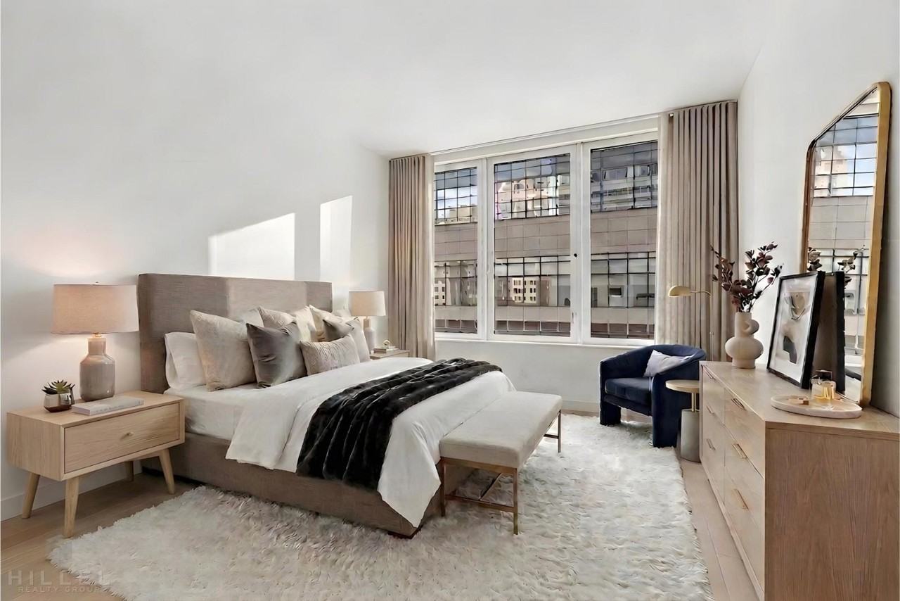 W 60th St #8D - Photo 4 of 18