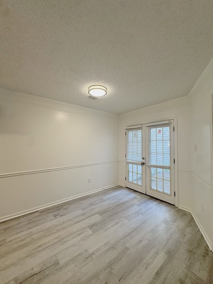 5851 Ridgehill Dr #1 - Photo 6 of 15