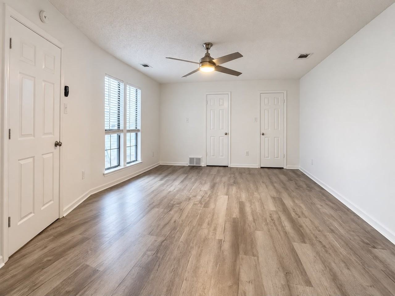 5851 Ridgehill Dr #1 - Photo 7 of 15