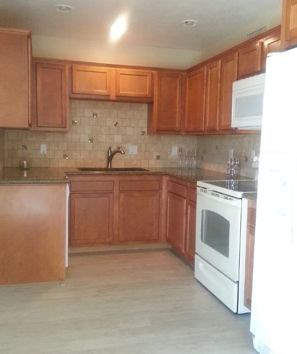 2015 E 10th St #1 - Photo 3 of 4