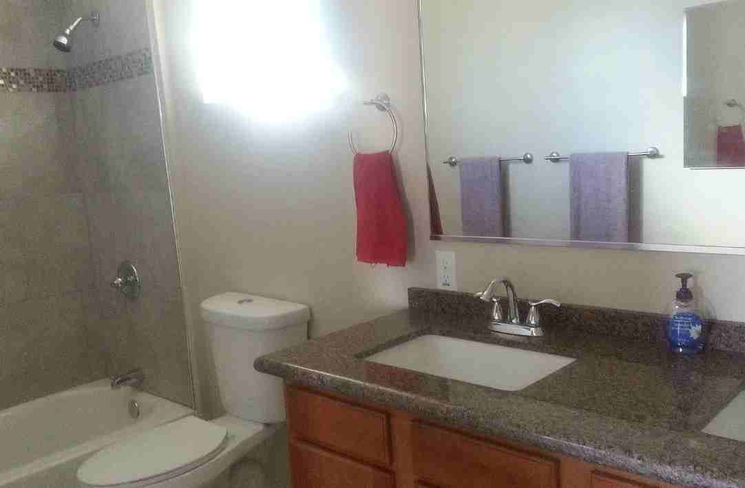 2015 E 10th St #1 - Photo 4 of 4