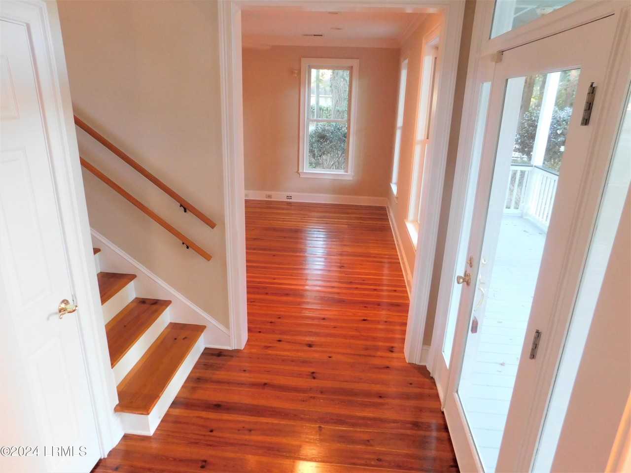 9 Meridian Rd - Photo 6 of 42