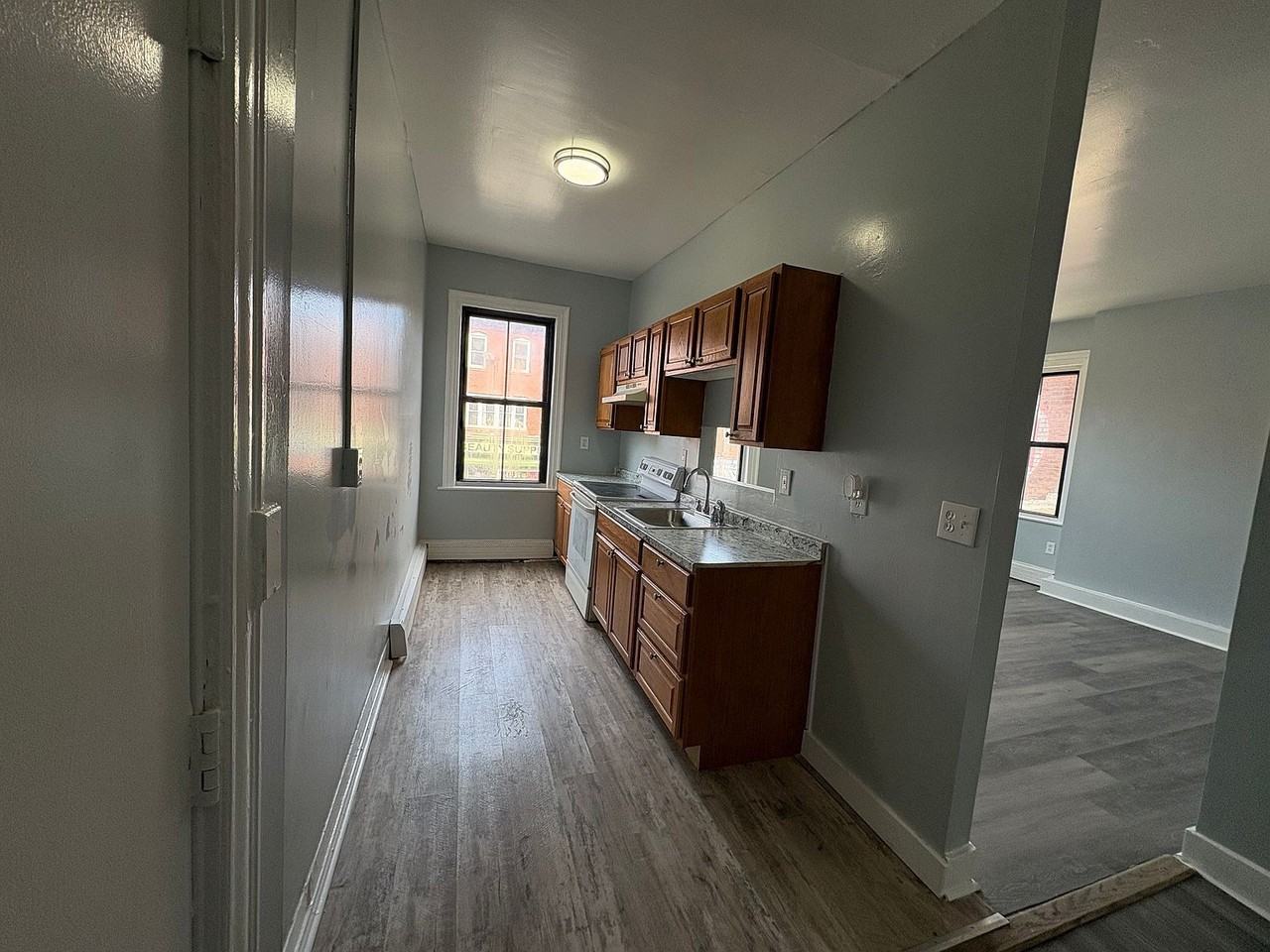 637 - 641 Park Street - Photo 3 of 10