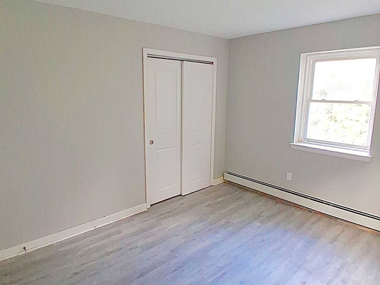 467 Allen Street - Photo 5 of 10
