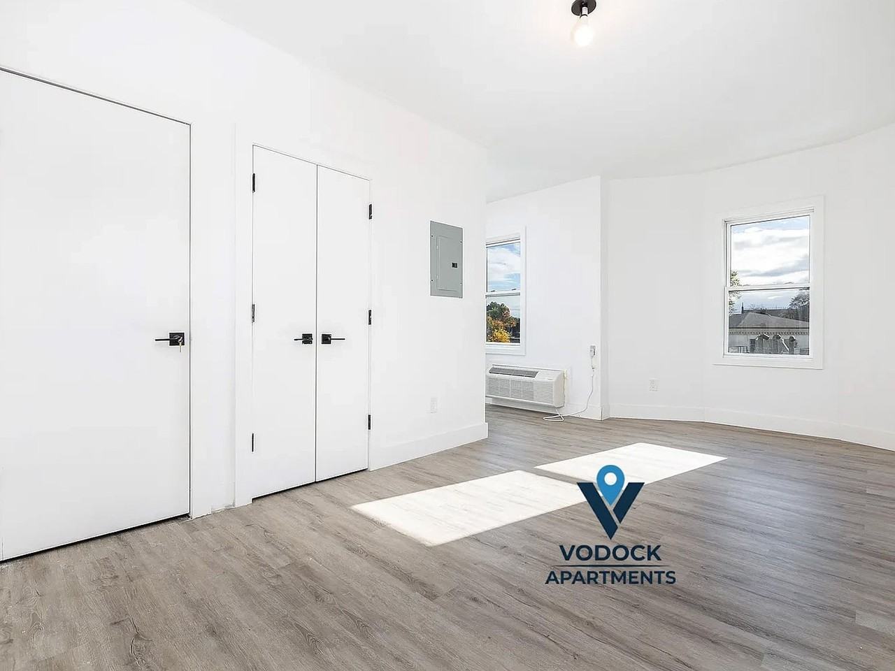 1252-1256 Main Street - Photo 4 of 10