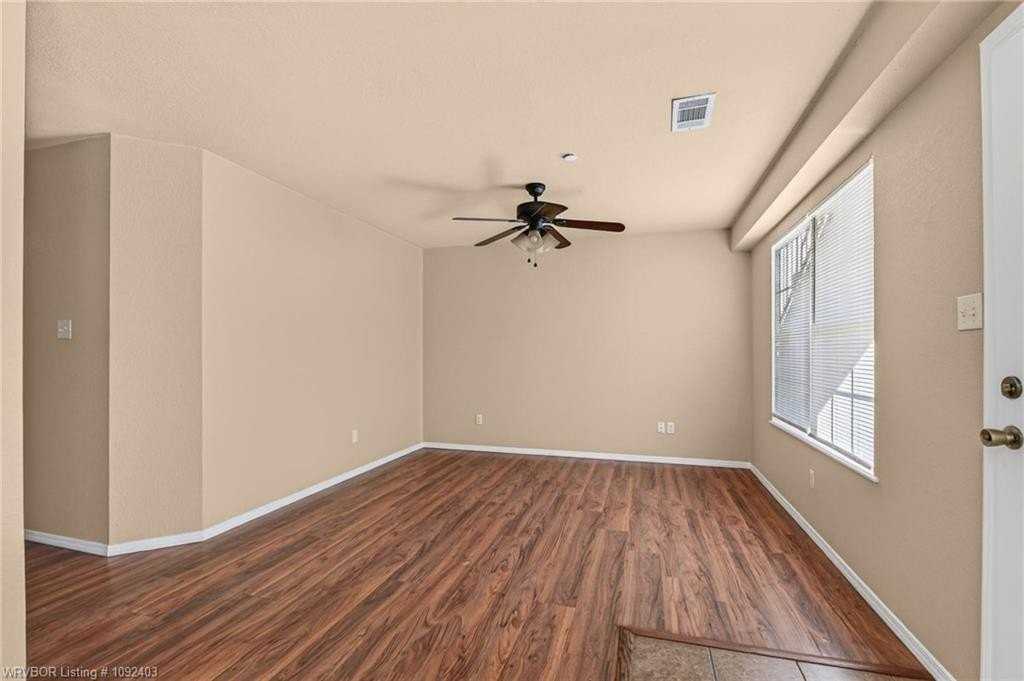 310 Jefferson St - Photo 2 of 19