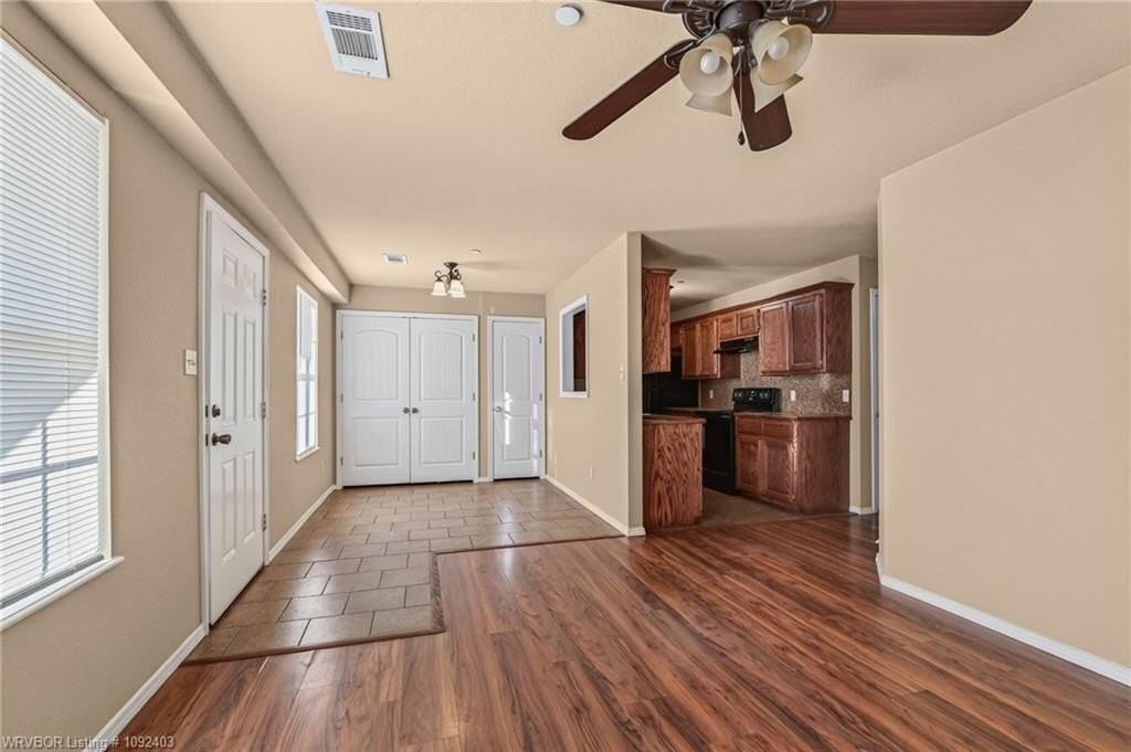 310 Jefferson St - Photo 4 of 19