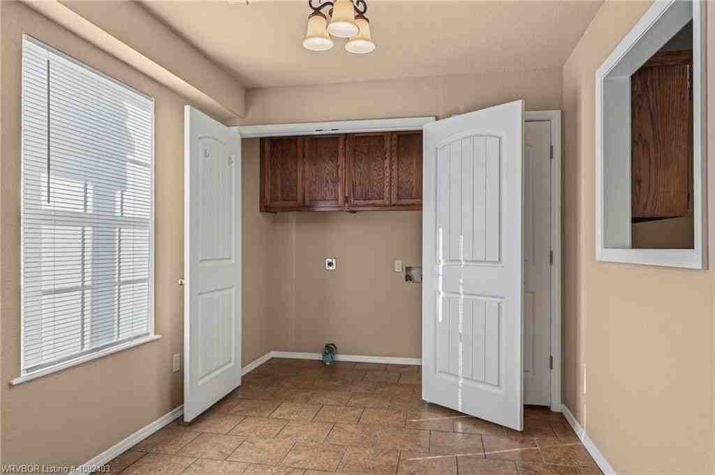 310 Jefferson St - Photo 5 of 19