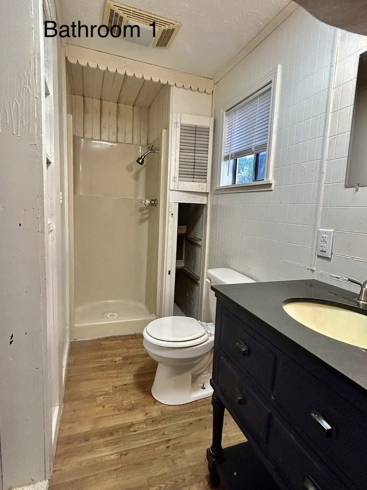 1404 Callahan St #1 - Photo 5 of 42