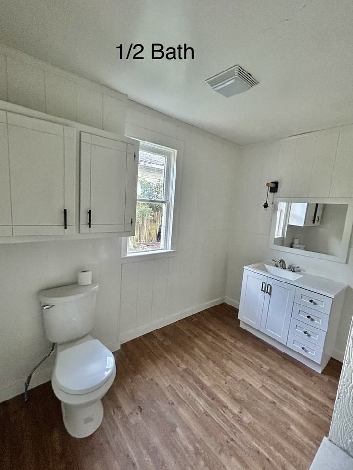 1404 Callahan St #1 - Photo 6 of 42