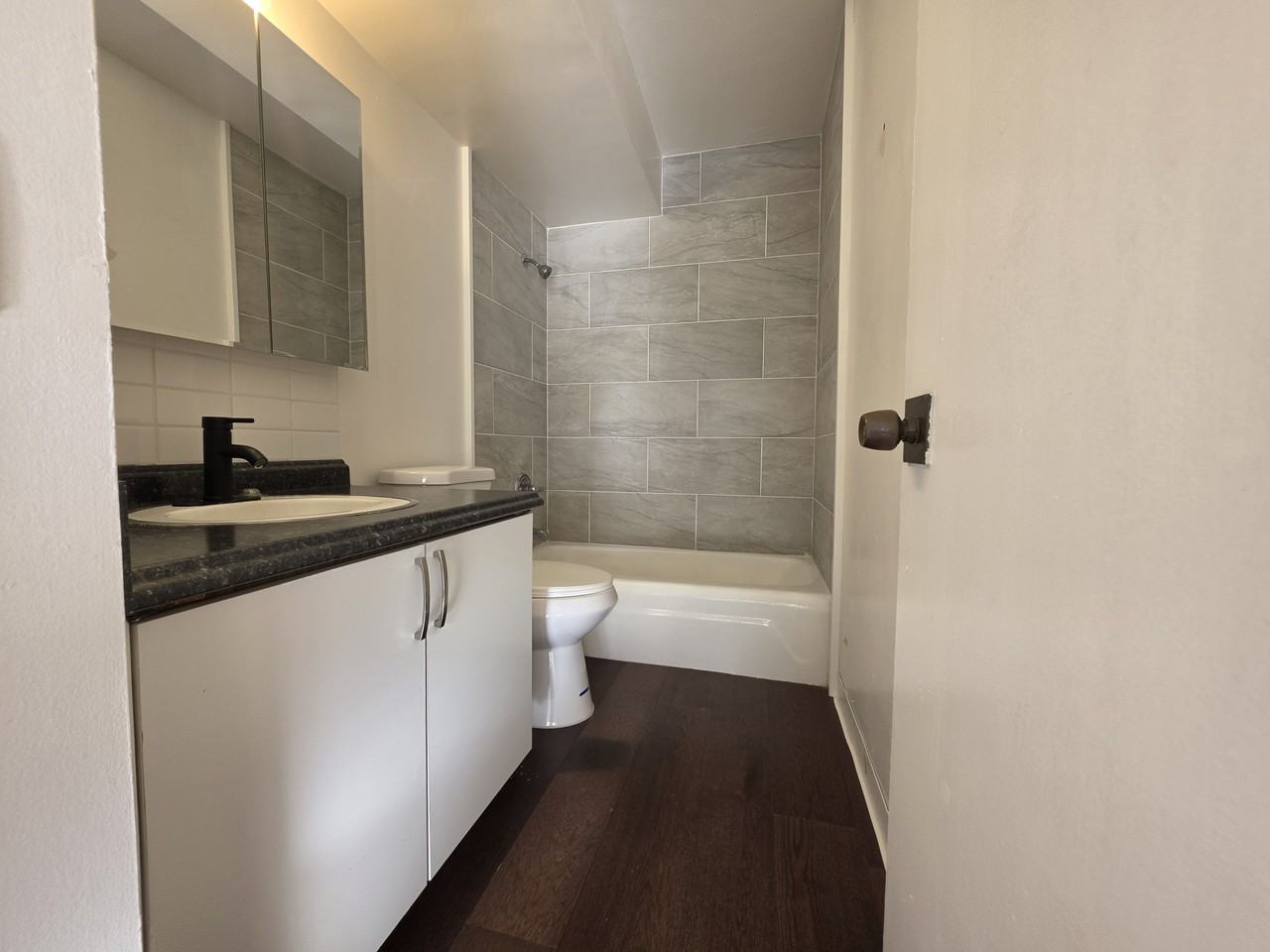 1516 Ward Ave #202 - Photo 3 of 18