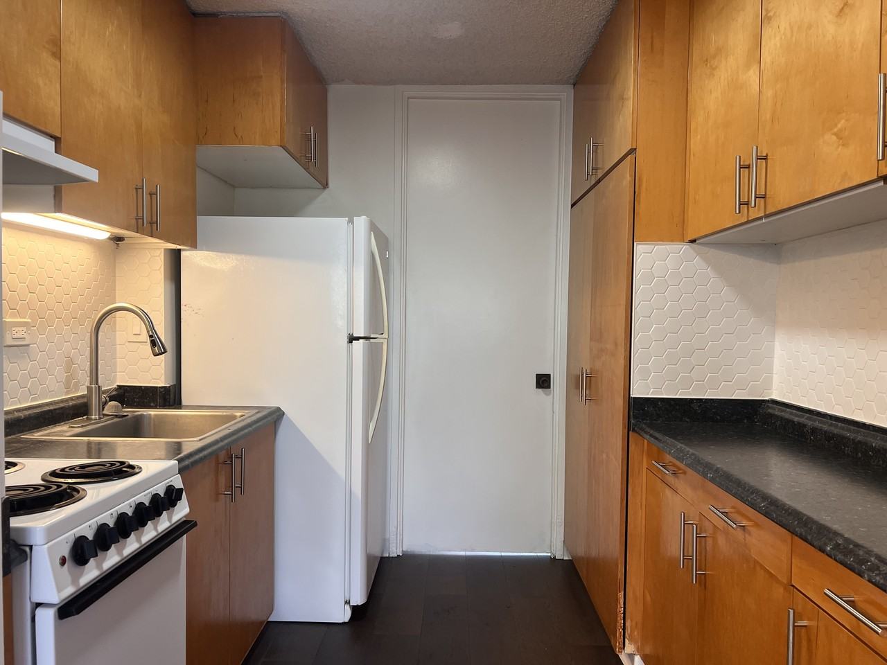 1516 Ward Ave #202 - Photo 7 of 18