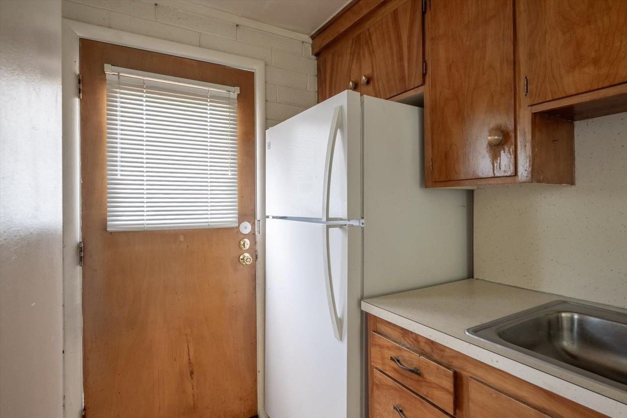 1238 W 700 S #B - Photo 7 of 19
