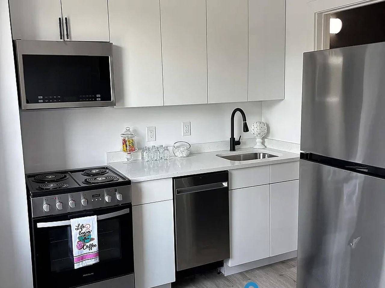 1256 Main St #304 - Photo 3 of 10
