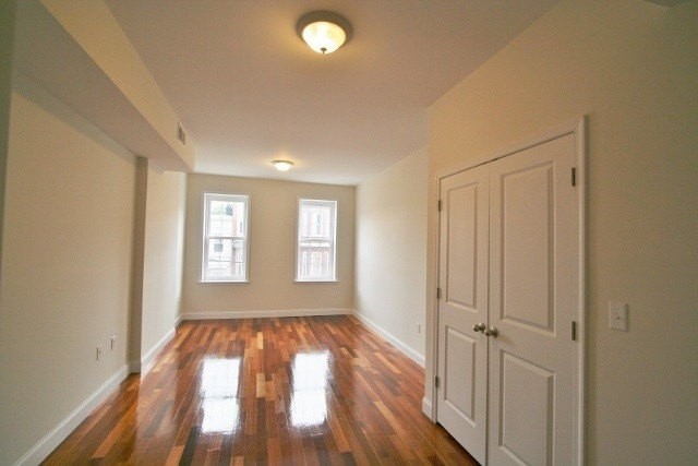 149 Webster Ave #3 - Photo 7 of 14