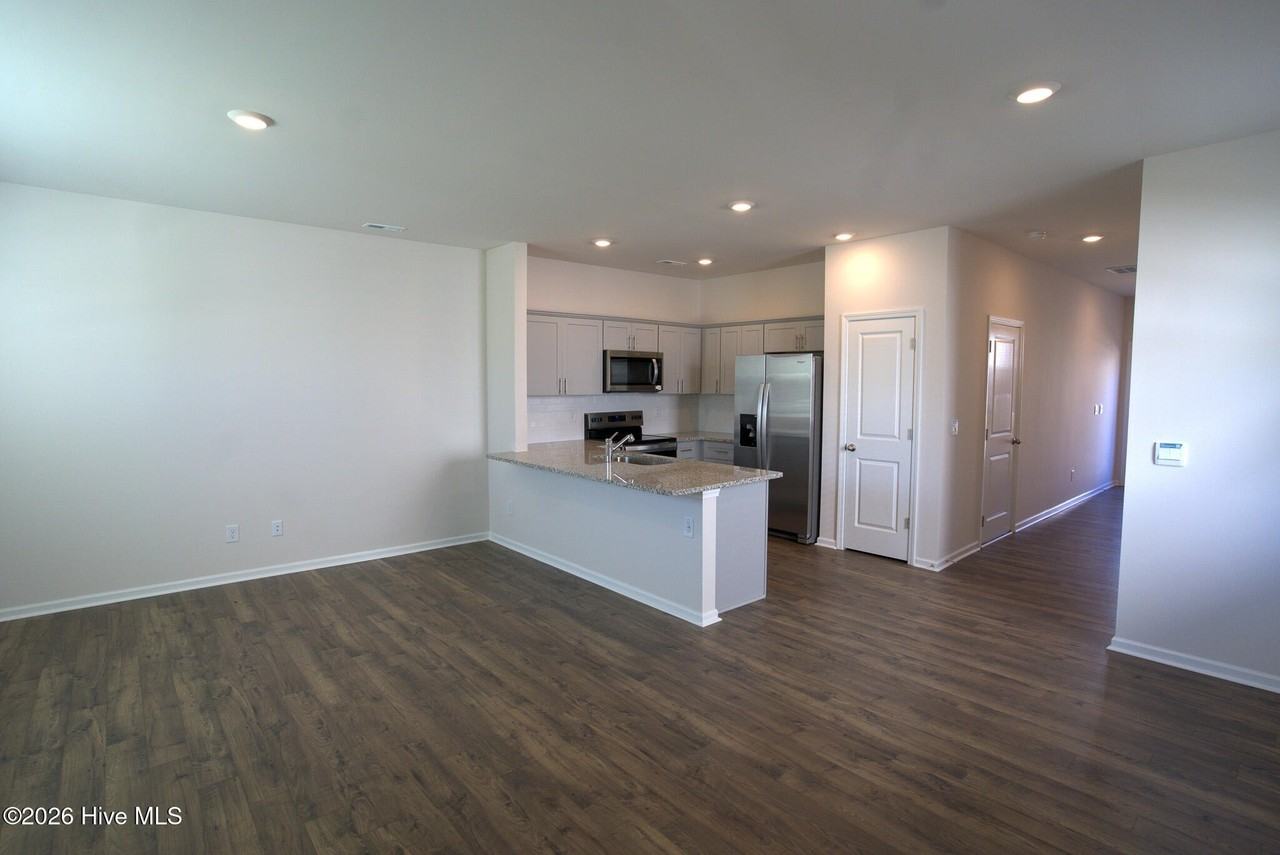 2037 Clock Rd - Photo 4 of 18