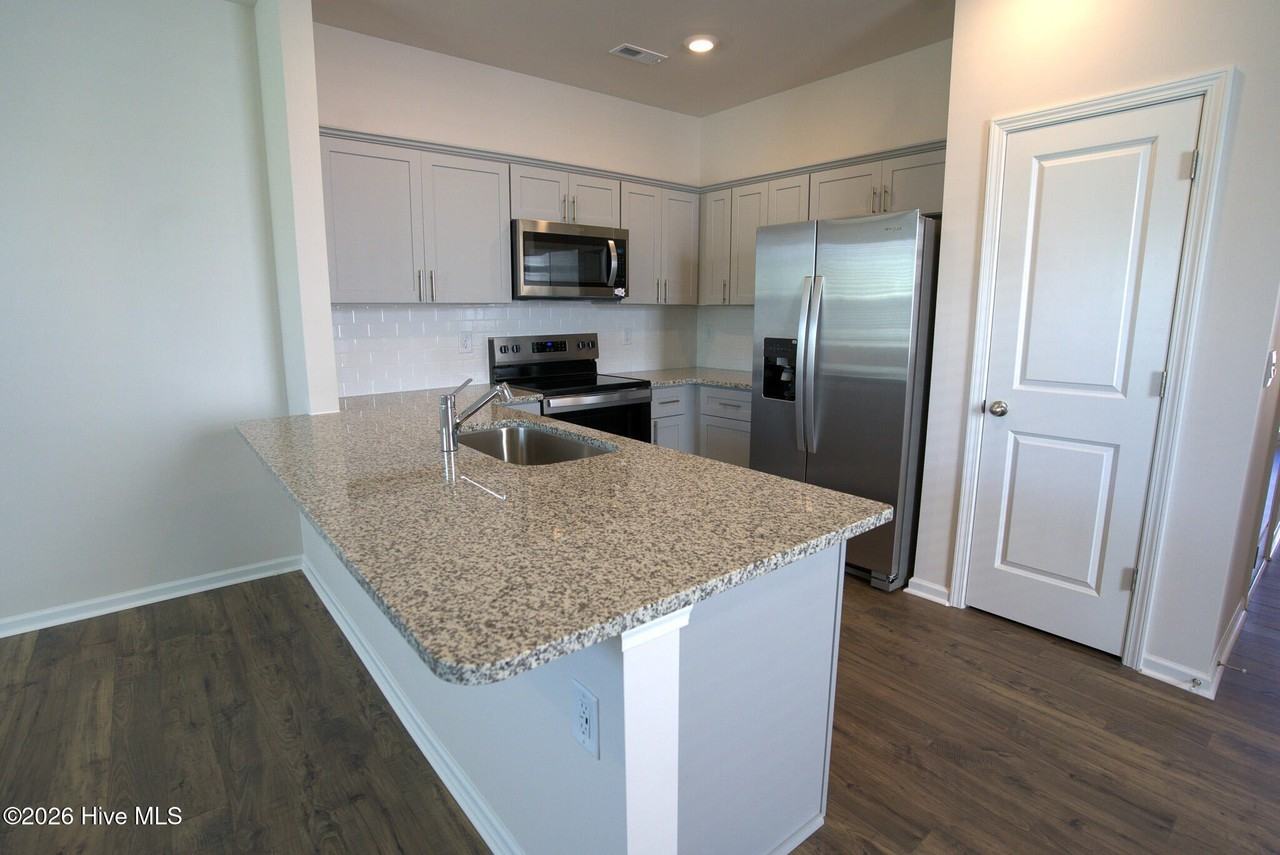 2037 Clock Rd - Photo 5 of 18