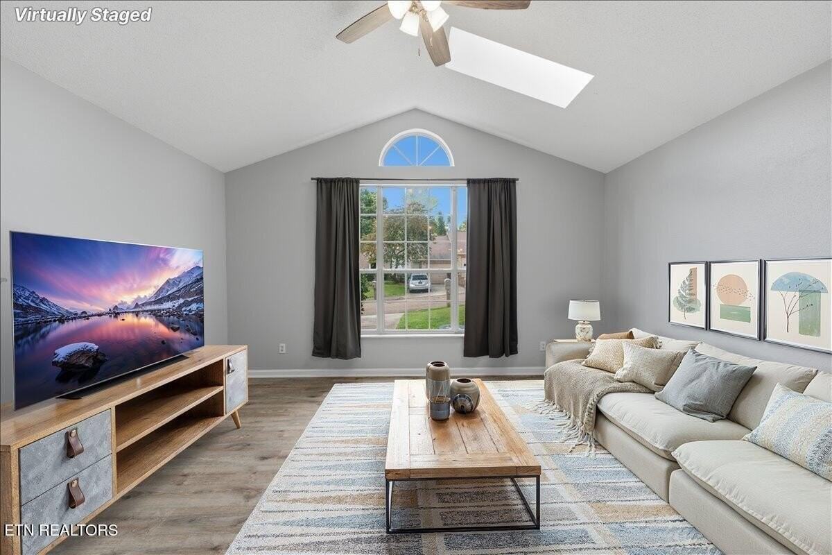 1508 Spelling Way - Photo 3 of 25