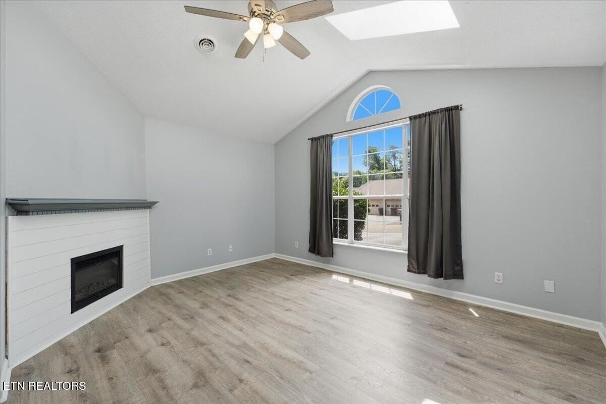 1508 Spelling Way - Photo 4 of 25