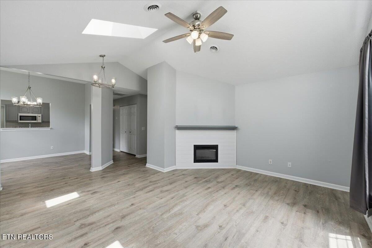 1508 Spelling Way - Photo 5 of 25