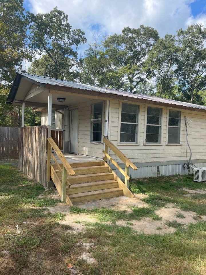 501 Hawkins - Photo 2 of 6