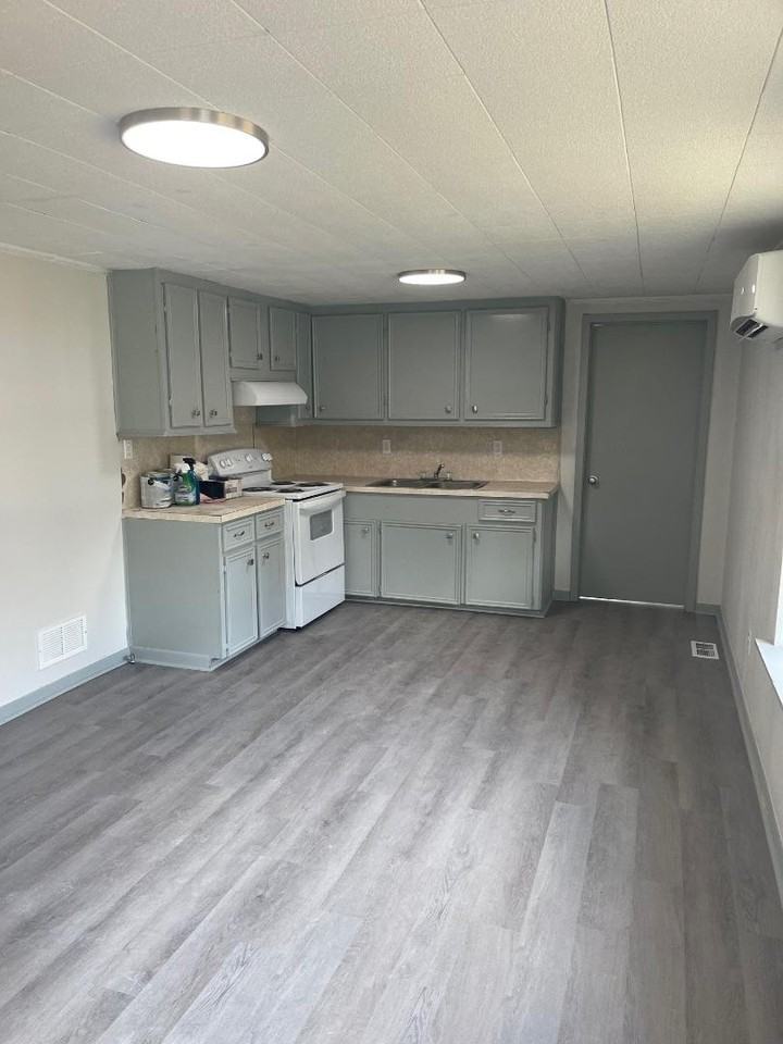 501 Hawkins - Photo 3 of 6