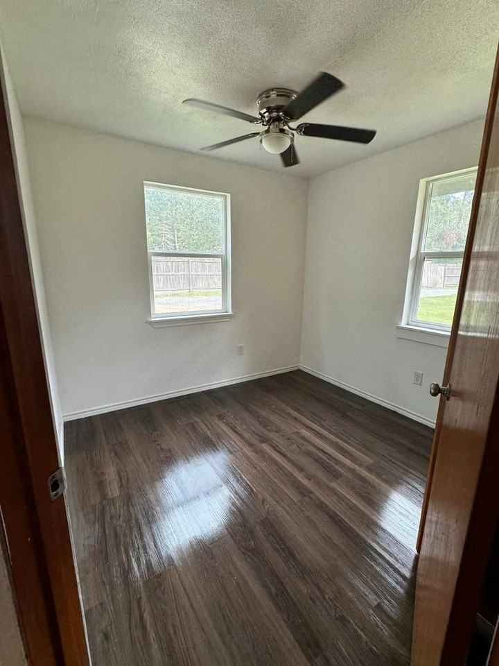 505 Hawkins - Photo 6 of 11