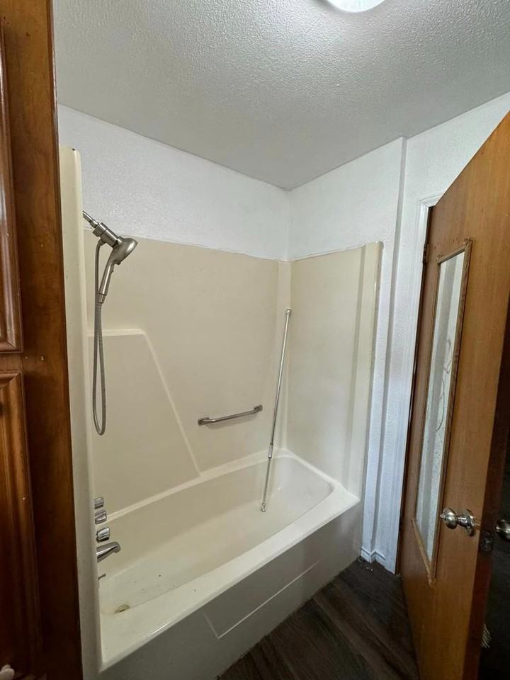 505 Hawkins - Photo 7 of 11