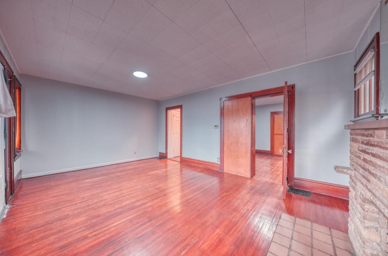 23 Wisconsin Ave - Photo 4 of 11