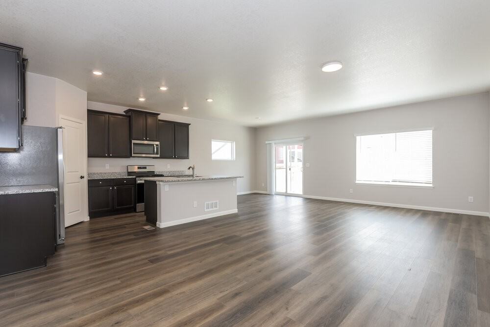 8884 Ventura Ct - Photo 6 of 16