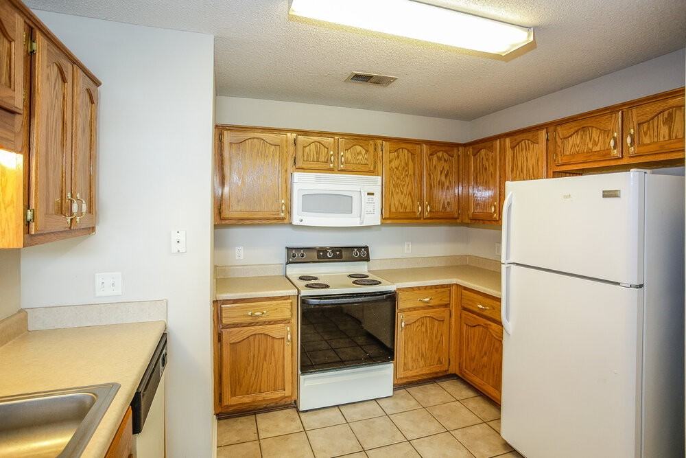 1472 S Goodlett Grove Cv - Photo 6 of 15