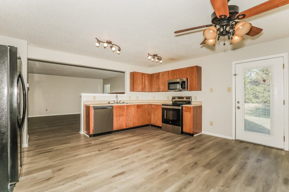 8345 Wheatfield Dr - Photo 6 of 17