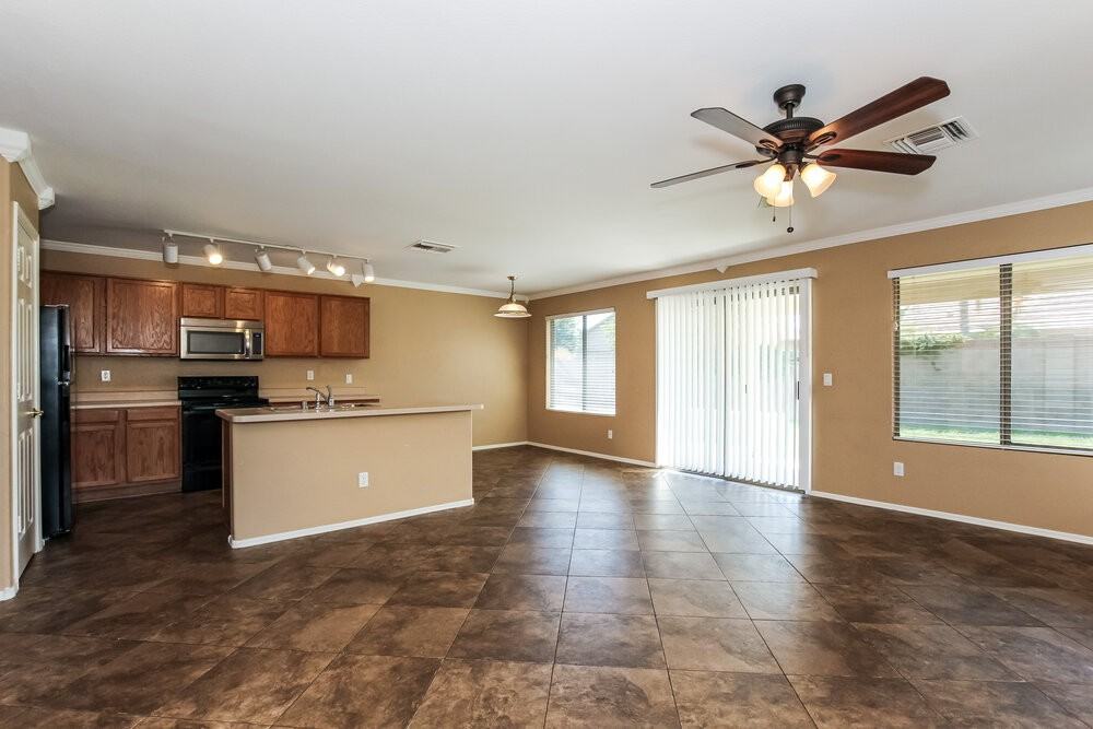 16188 N 158th Ave - Photo 7 of 16