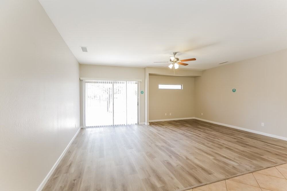 5329 W Grove St - Photo 5 of 16