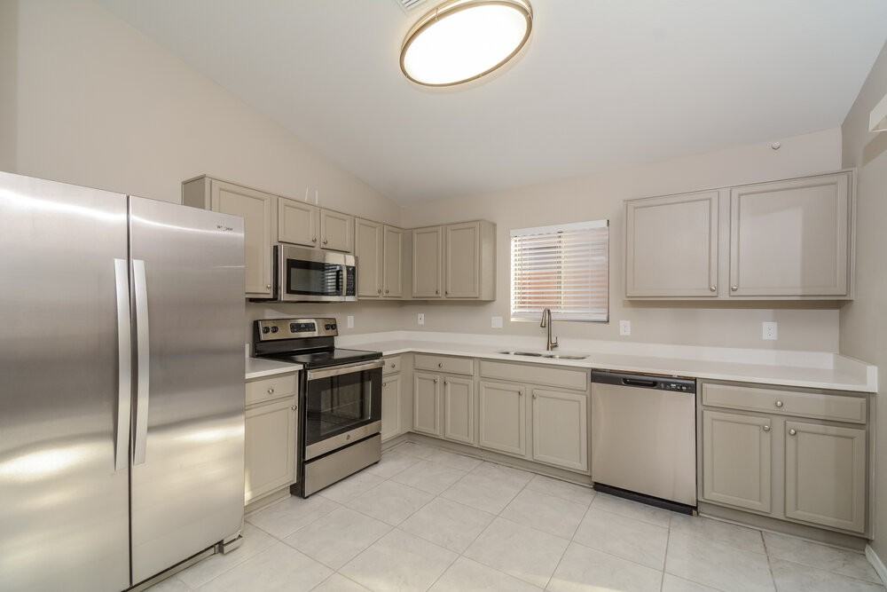 16731 N 113th Ave - Photo 6 of 16