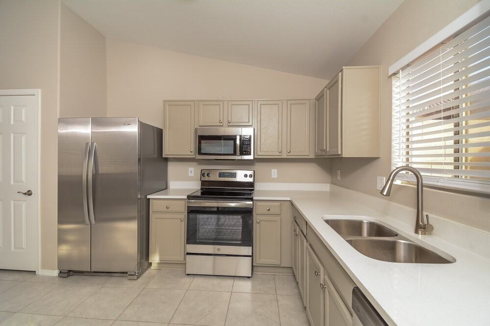 16731 N 113th Ave - Photo 7 of 16