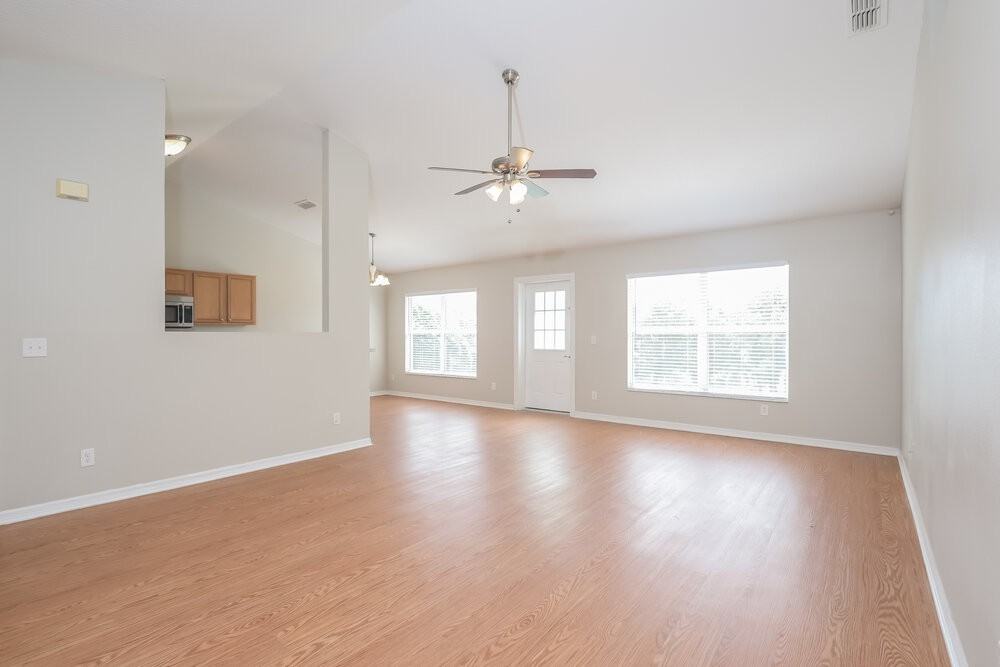 1904 Southern Oak Loop - Photo 3 of 16